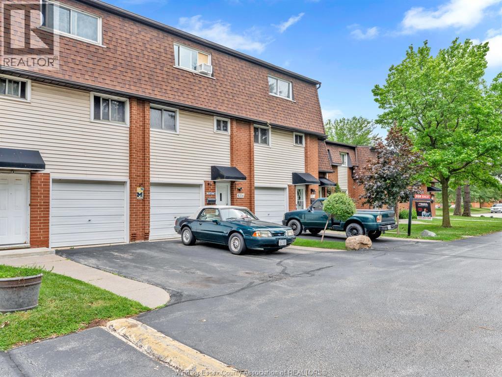 6312 Thornberry, Windsor — photograph 3