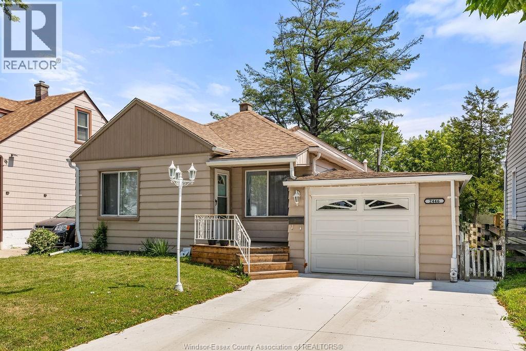2446 Alexis, Windsor — primary photograph