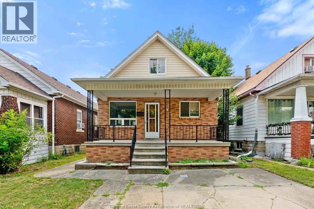691 Randolph, Windsor — primary photograph