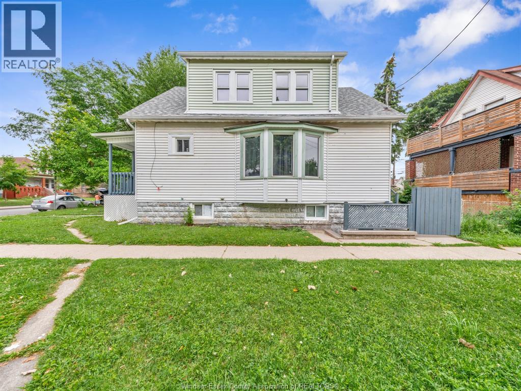 1096 Hall, Windsor — photograph 2