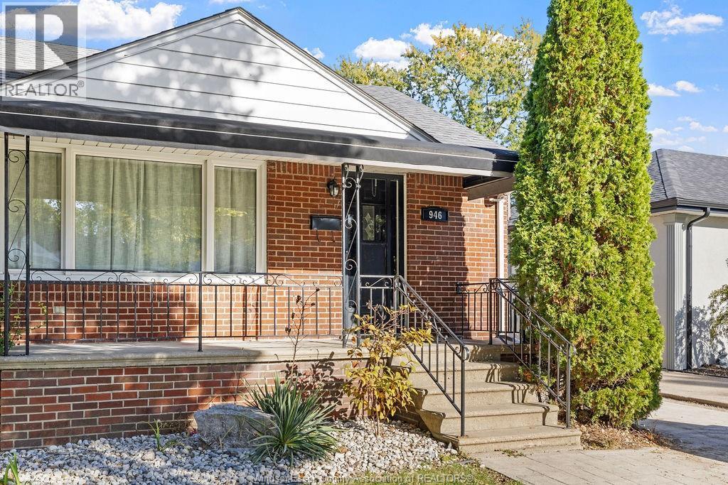 946 Belleperche, Windsor — photograph 2