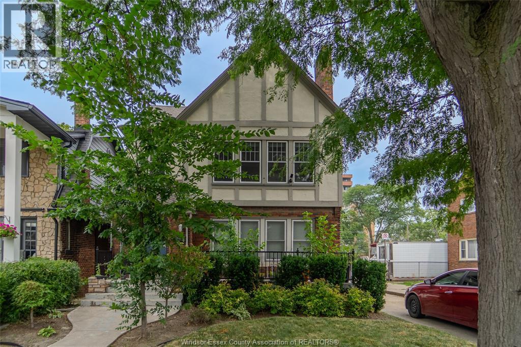 1652 Victoria Avenue #Upper, Windsor — photograph 2