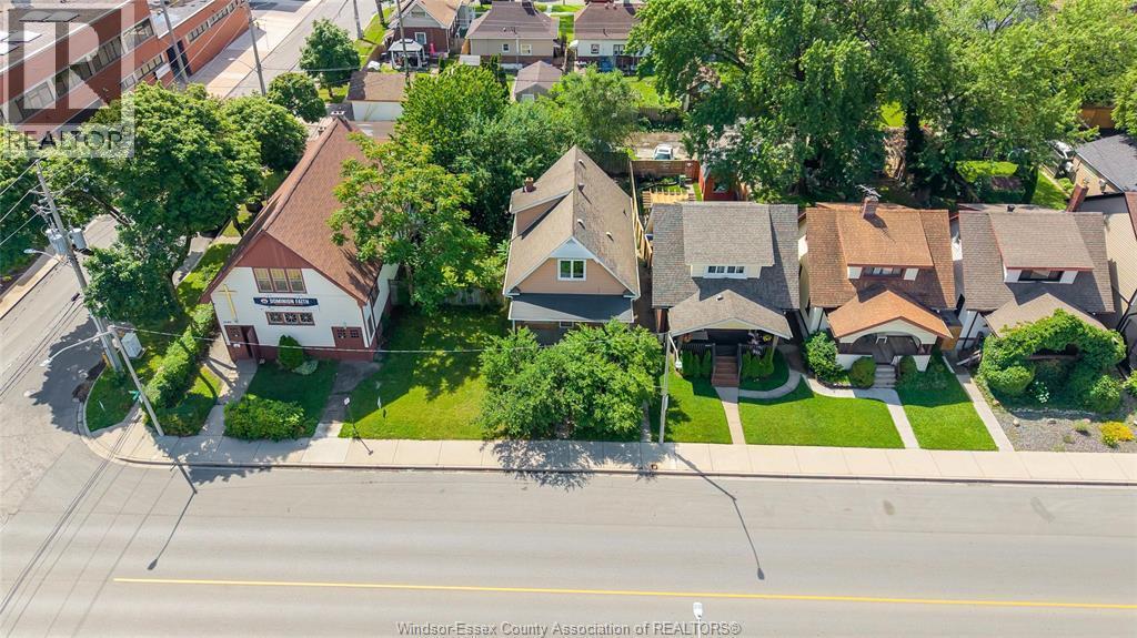 Multi-family — 2075 Ottawa Street, Windsor, Ontario