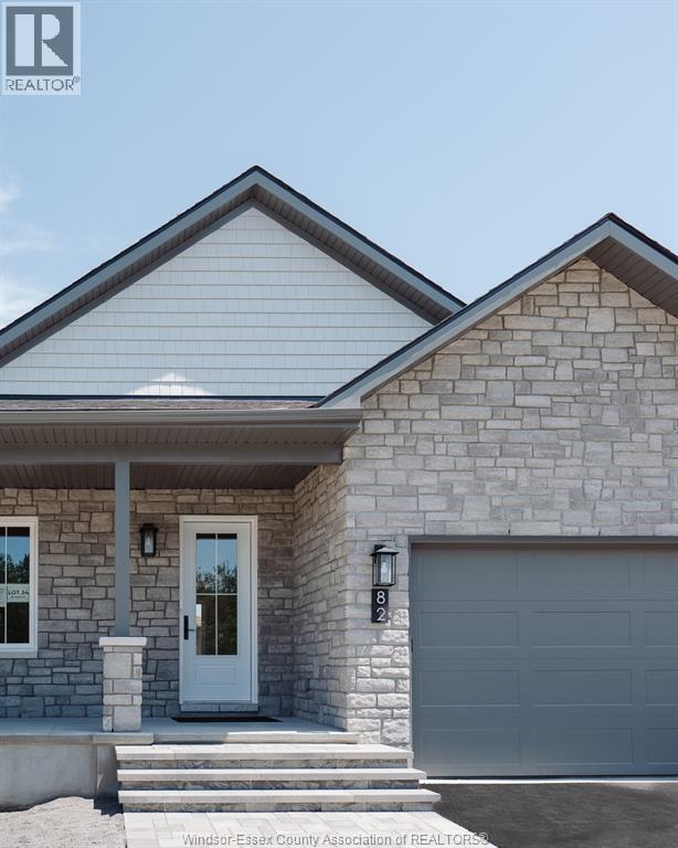 82 Rabb Street, Smiths Falls — photograph 2