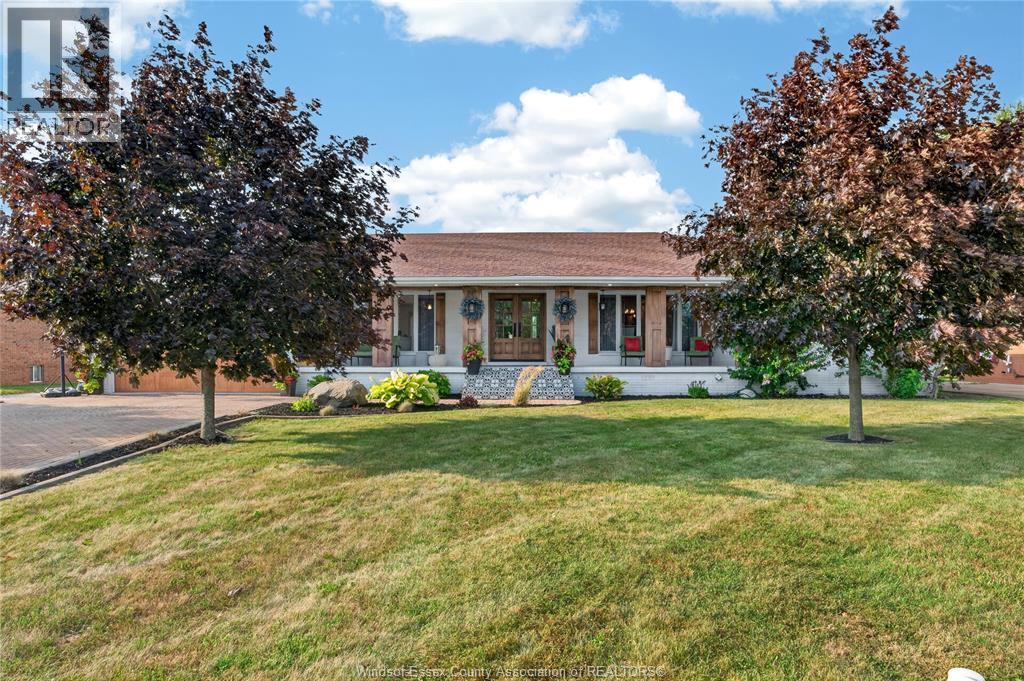 6-bedroom Single Family at 346 Texas Road, Amherstburg — photograph 3