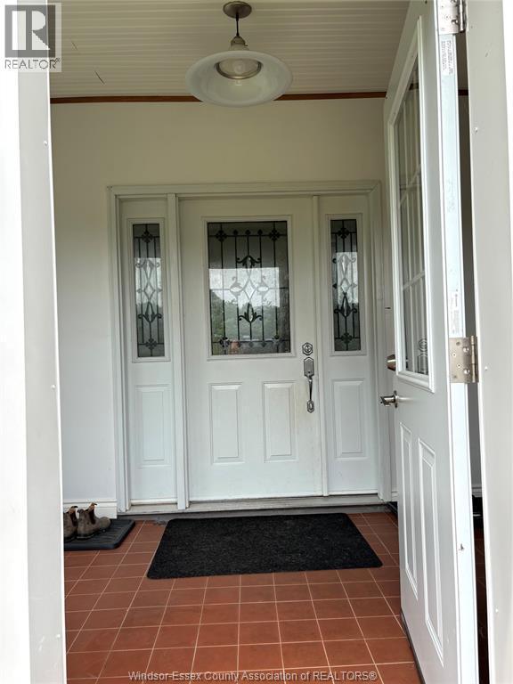 949 East West Rd, Pelee Island — photograph 2