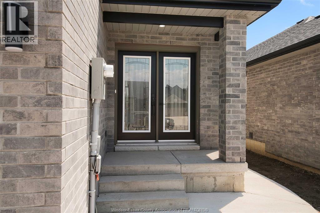 3546 Hallee, Windsor — photograph 3