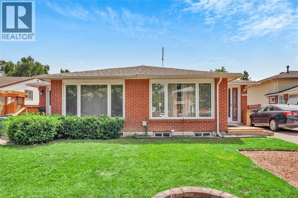 Single Family — 9703 Melville, Windsor, Ontario