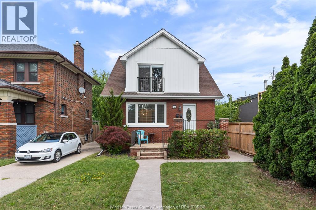 Single Family — 290 Thompson, Windsor, Ontario