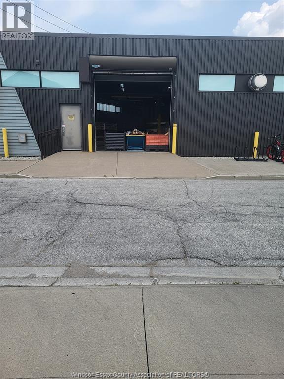 Industrial at 3255 Wyandotte Street, Windsor — photograph 3