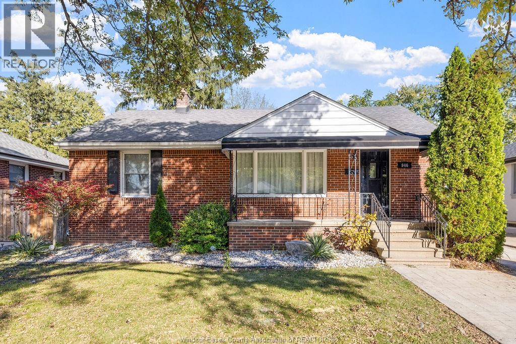 Single Family — 946 Belleperche, Windsor, Ontario