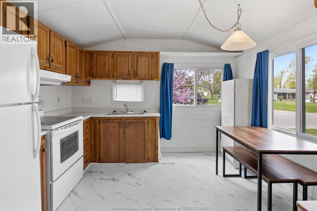 326 Beverly, Essex — photograph 3