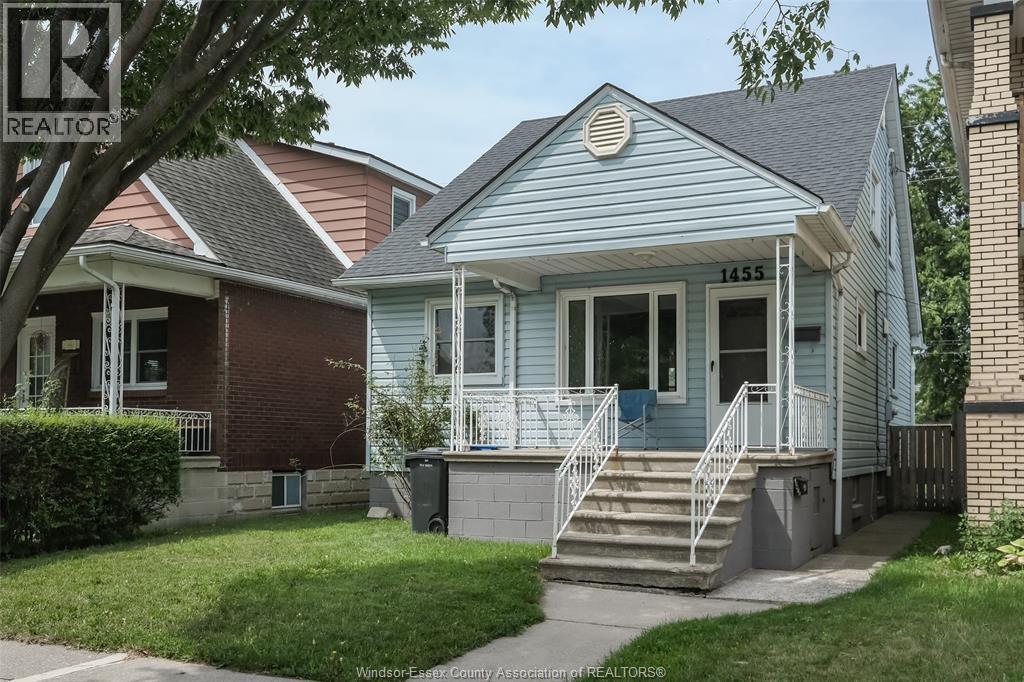 4-bedroom Single Family at 1455 Henry Ford Circle #1, Windsor — photograph 2