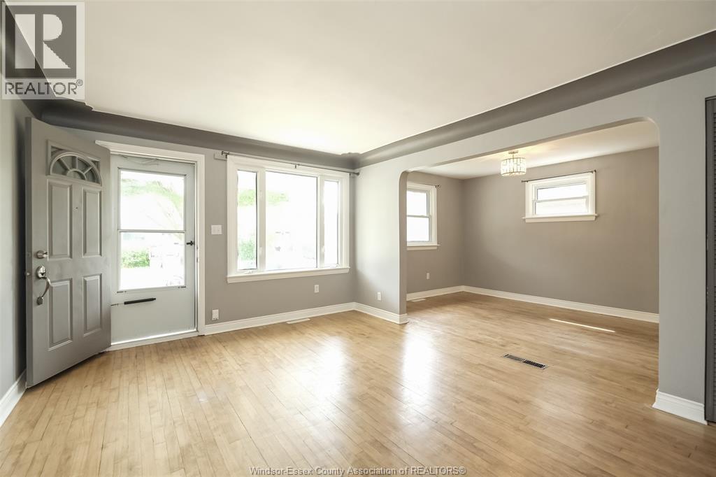 4-bedroom Single Family at 1455 Henry Ford Circle #1, Windsor — photograph 3