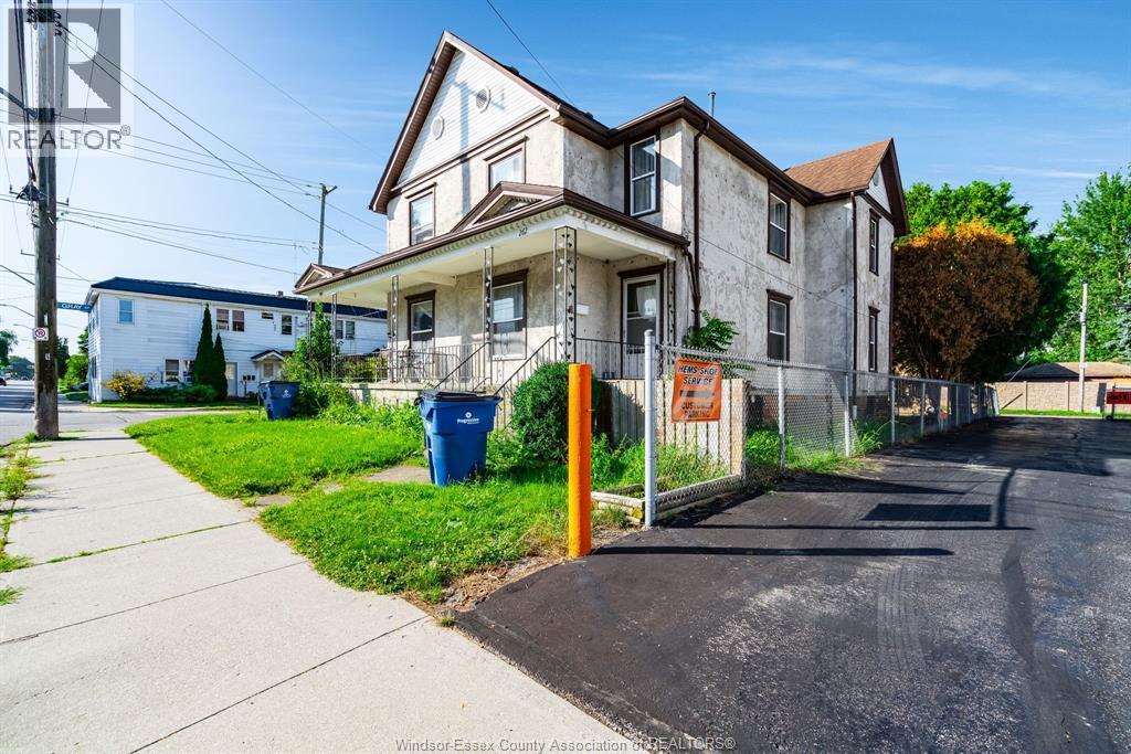 262-264 Queen Street, Chatham — photograph 2