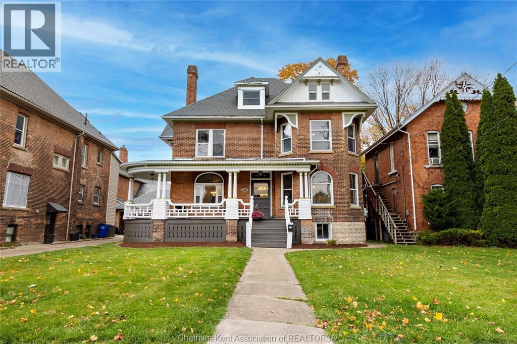 129 William Street, Chatham — primary photograph