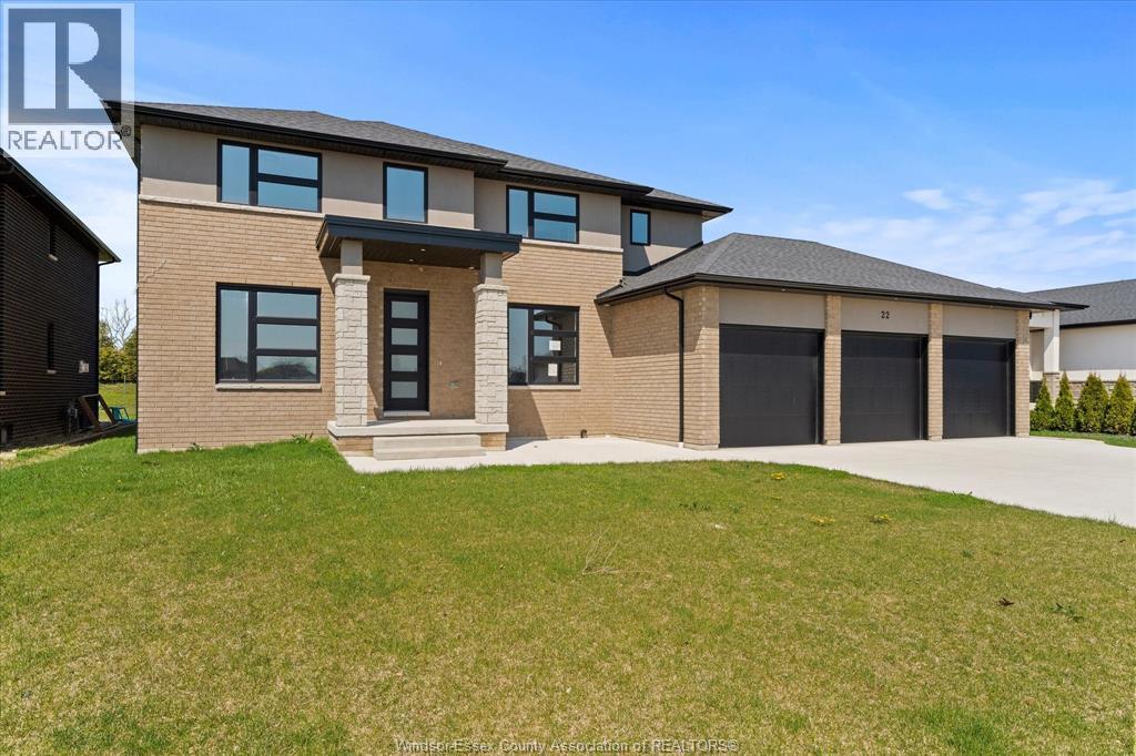 22 Gregory Avenue, Kingsville — photograph 2