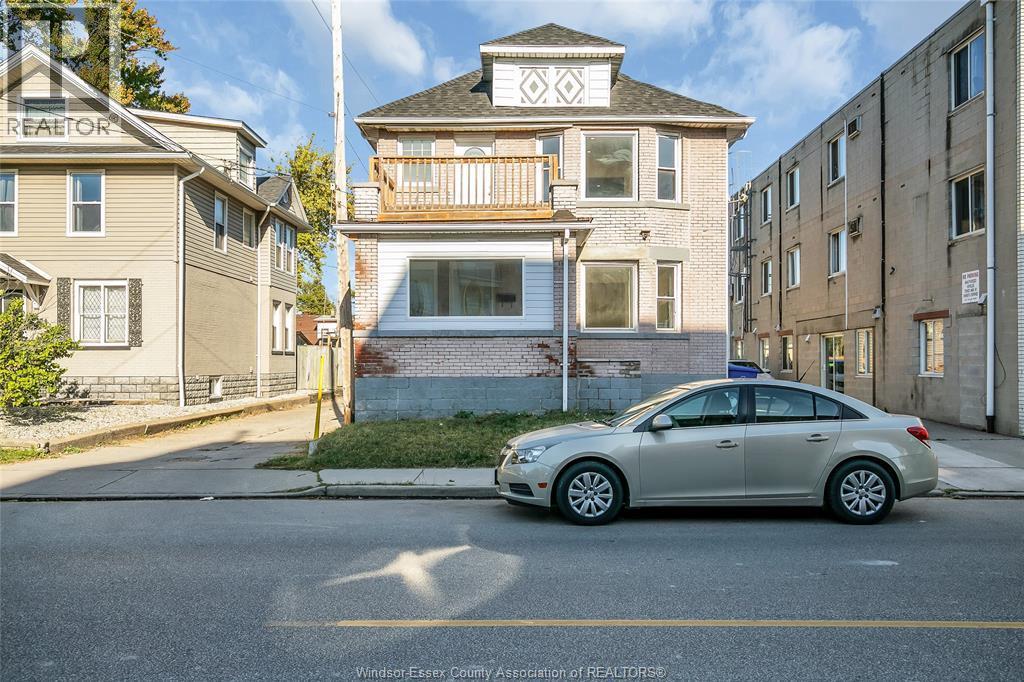 280 Campbell Avenue, Windsor — primary photograph
