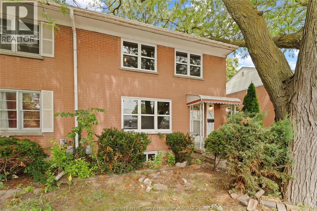 2330 Tecumseh Road, Windsor — photograph 3