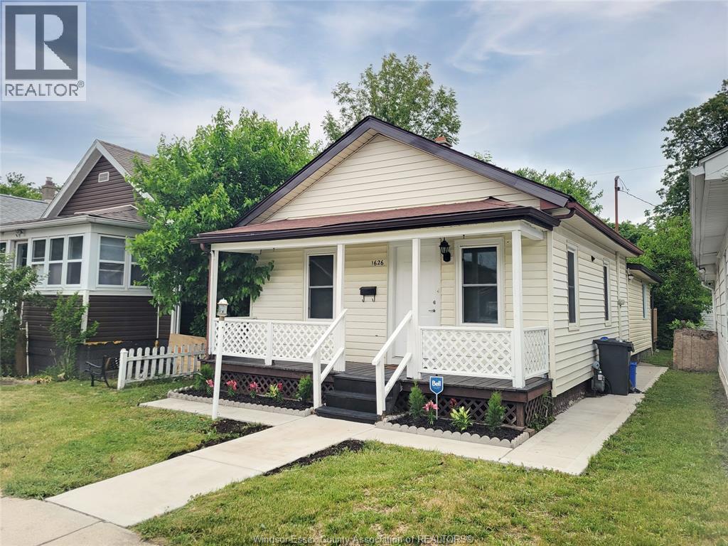 1626 Albert, Windsor — photograph 2