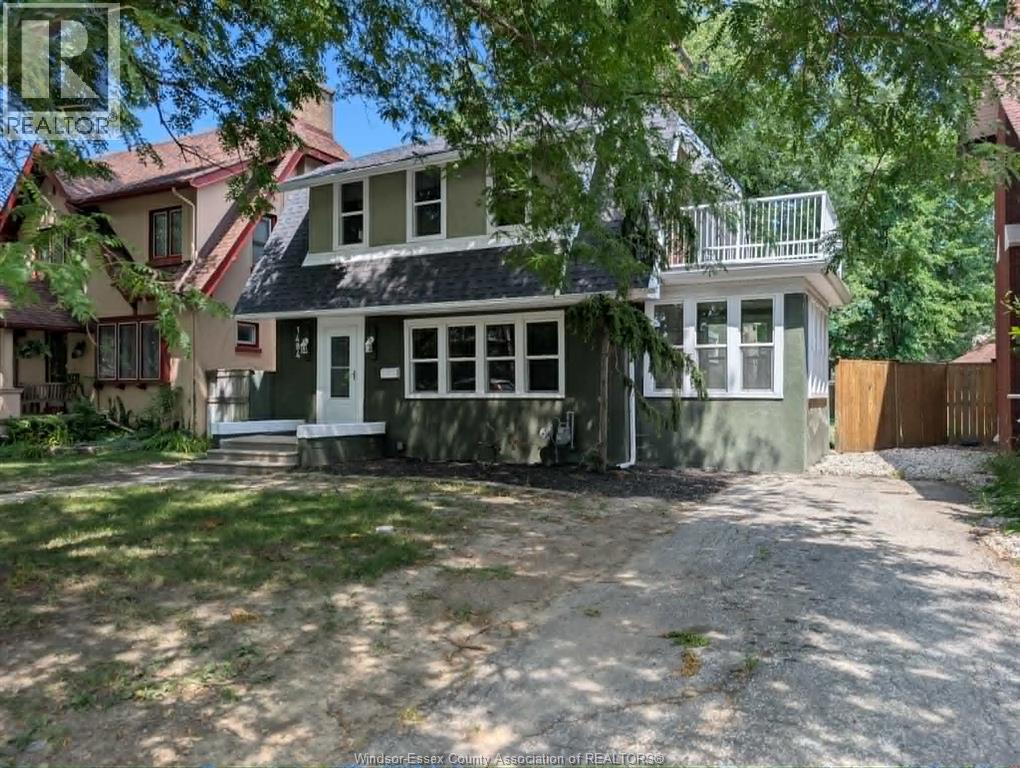 1484 Victoria Avenue, Windsor — photograph 2