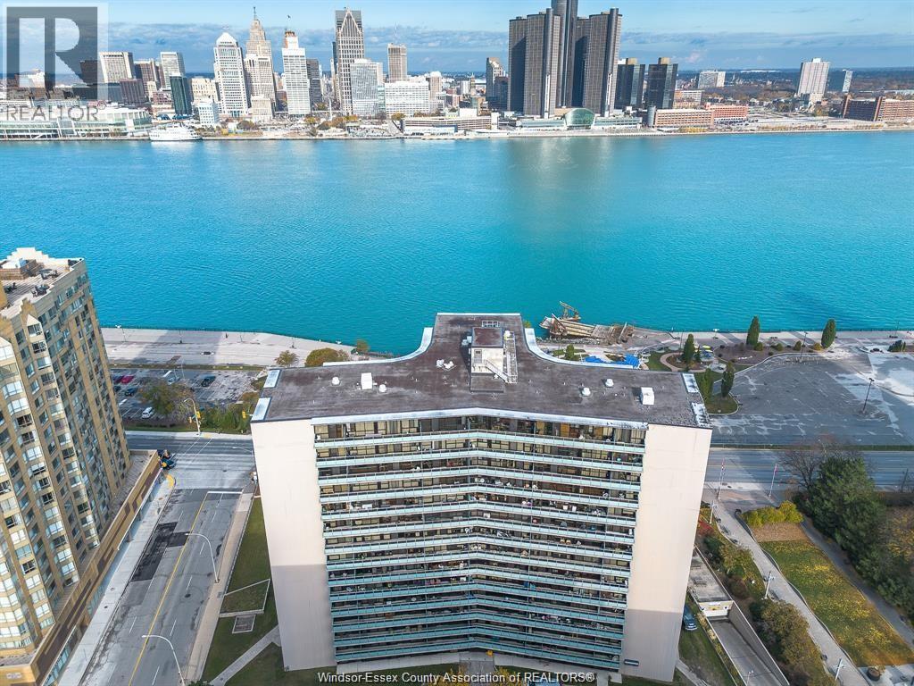 Single Family — 111 Riverside Drive, Windsor, Ontario