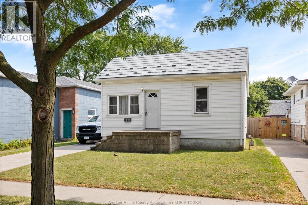 1134 California, Windsor — photograph 2