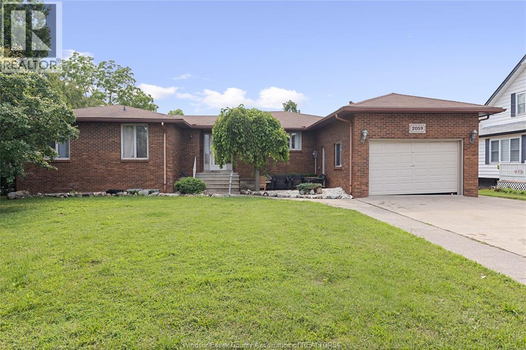 2059 Lesperance, Tecumseh — primary photograph