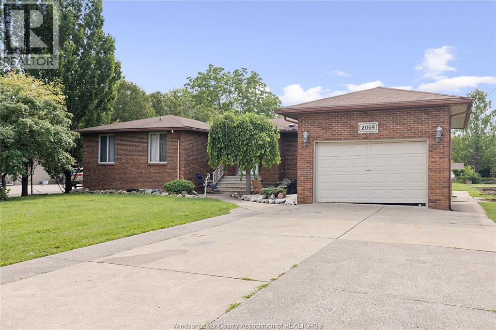 2059 Lesperance, Tecumseh — photograph 2