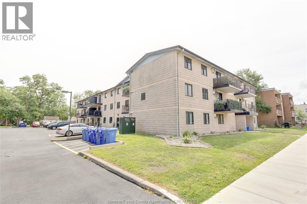 3355 Sandwich Street #104, Windsor — photograph 2