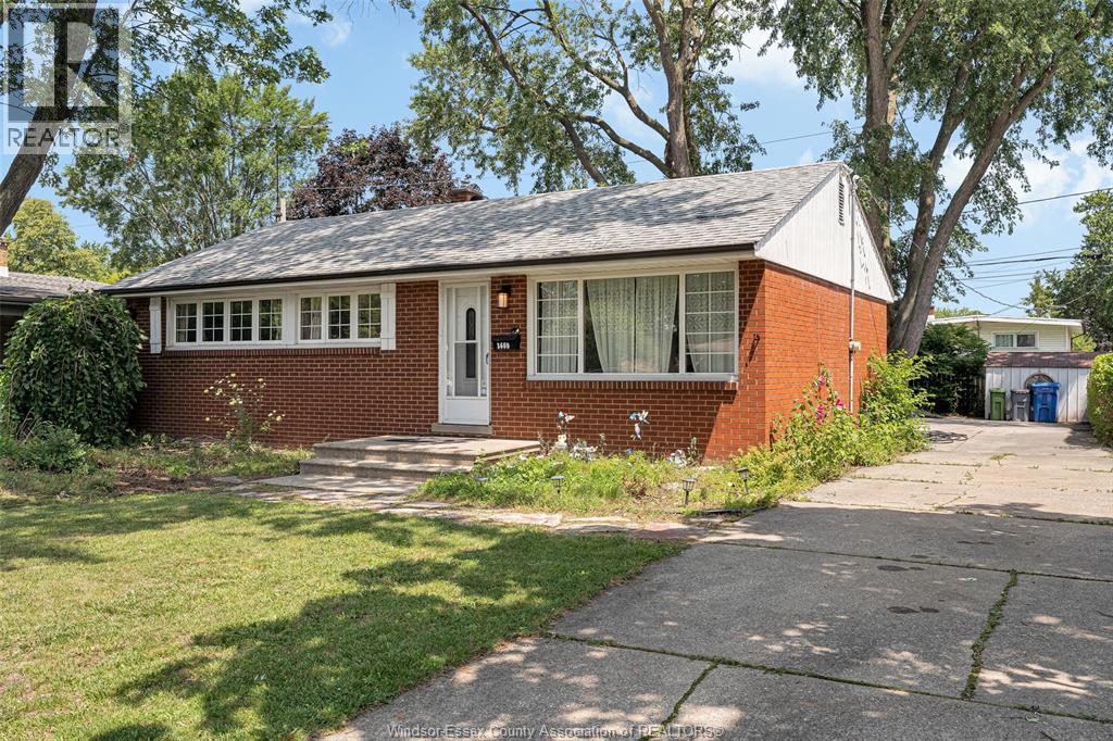 Single Family — 3660 Roxborough, Windsor, Ontario
