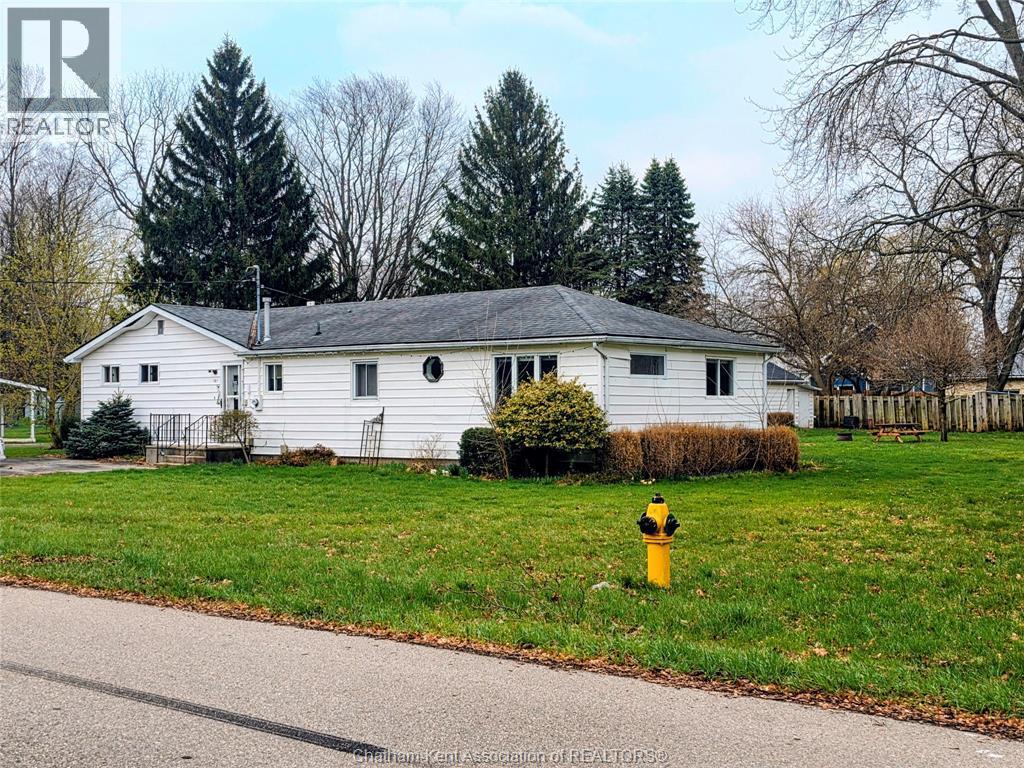 4-bedroom Single Family at 161 Walnut Street, Bothwell — photograph 2