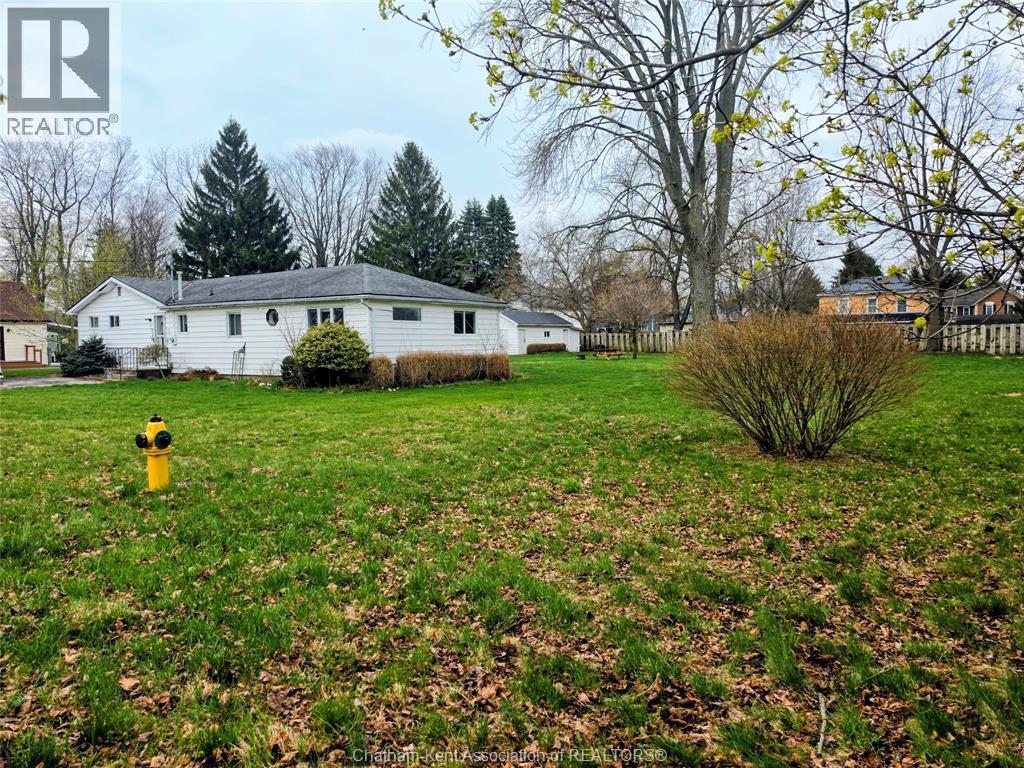 4-bedroom Single Family at 161 Walnut Street, Bothwell — photograph 3
