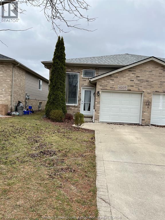 3-bedroom Single Family at 4207 Whiskey Avenue, Windsor — primary photograph