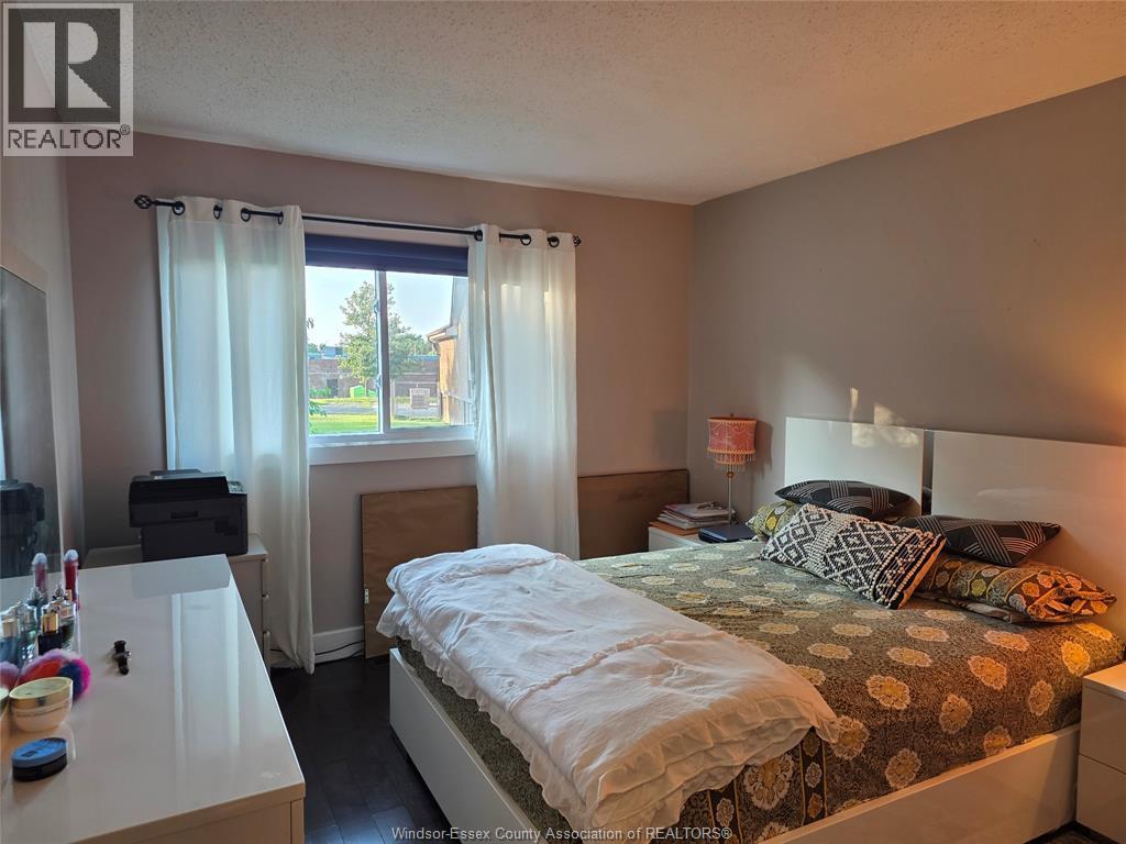 9978 Forest Glade Court #5, Windsor — photograph 2