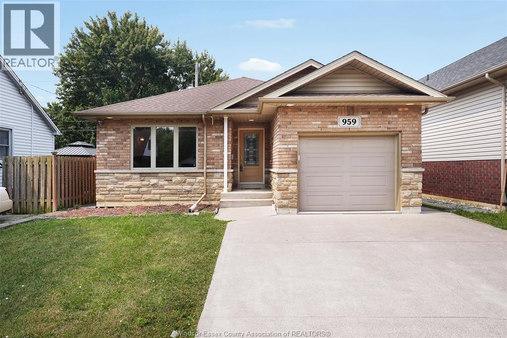 959 Prado Place, Windsor — primary photograph