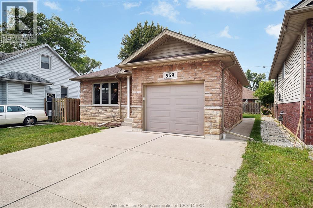 959 Prado Place, Windsor — photograph 3
