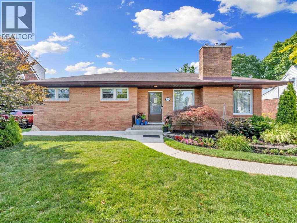 Single Family — 2065 Verdun Avenue, Windsor, Ontario