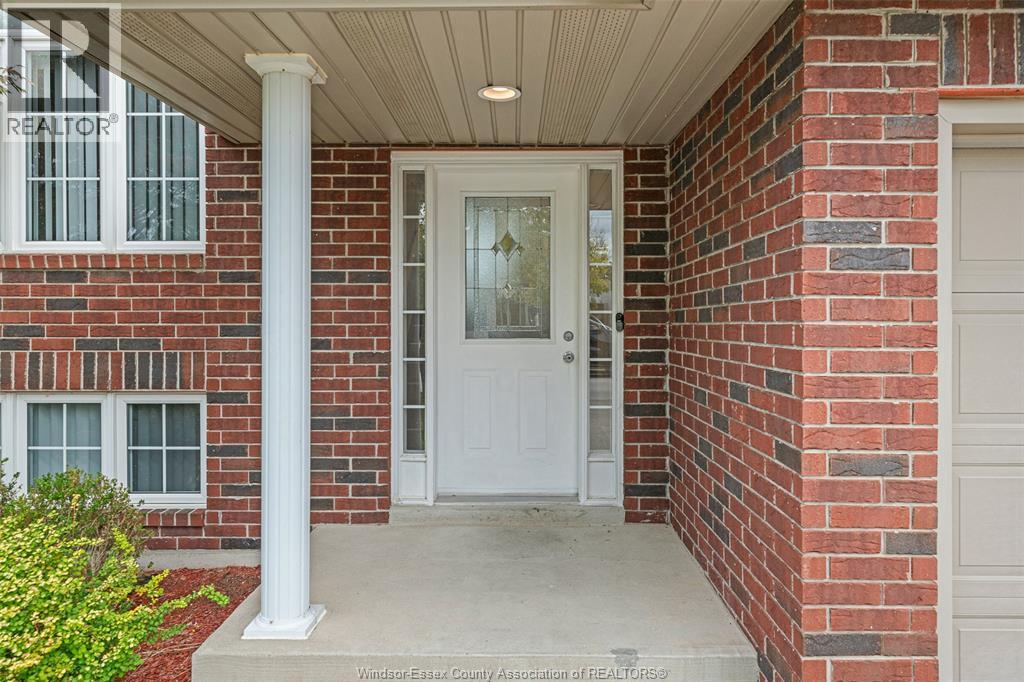 2420 Venetian Avenue, Windsor — photograph 3