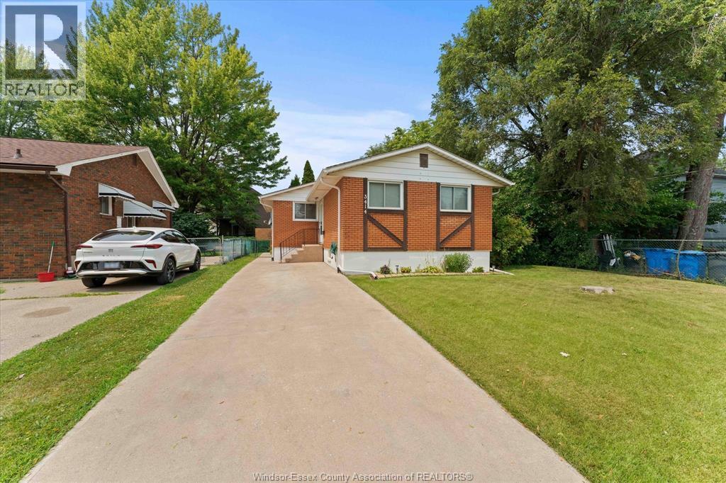 3414 Harris Street, Windsor — photograph 3