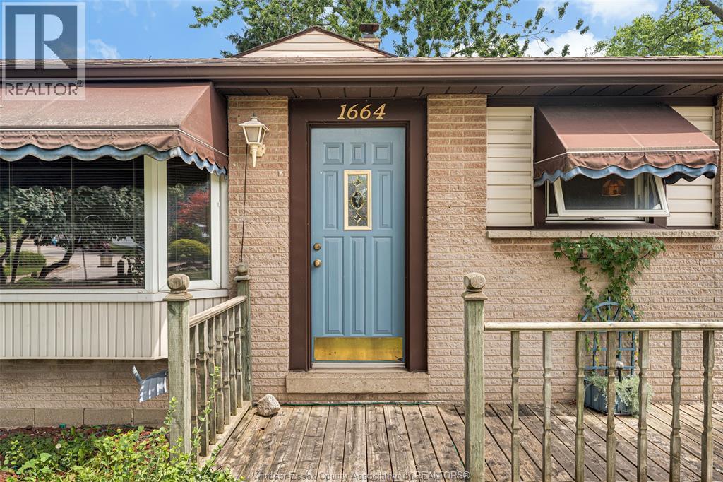 1664 Greenview Crescent, Windsor — photograph 2