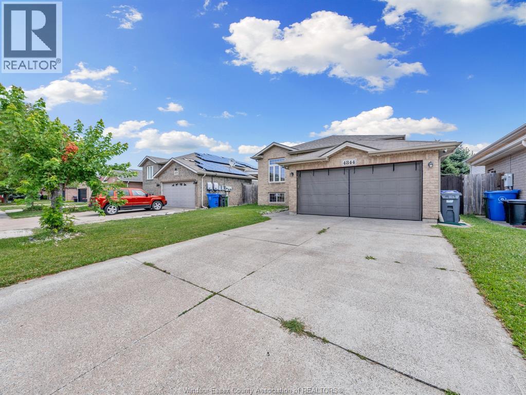 4844 Whitefish Crescent, Windsor — photograph 3