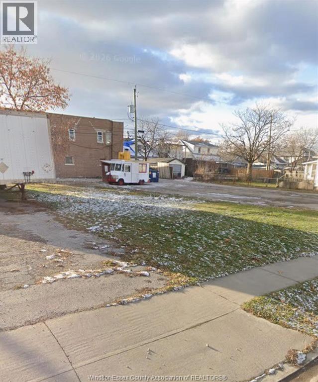 1639 Cadillac, Windsor — photograph 2