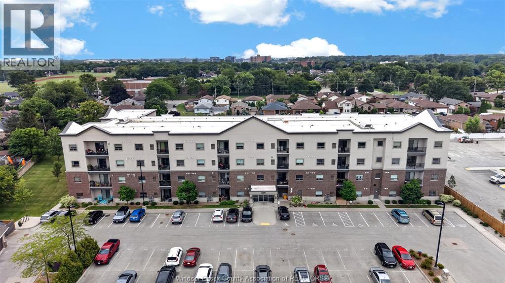 Single Family — 8475 Wyandotte St E, Windsor, Ontario