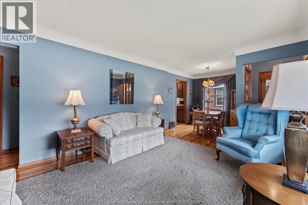1003 Isabelle Place, Windsor — photograph 3