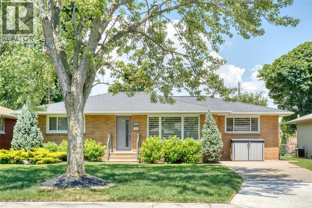 Single Family — 11 Margaret, Leamington, Ontario