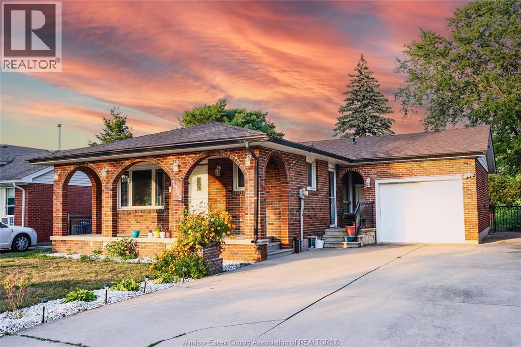2732 Armstrong Avenue, Windsor — photograph 3