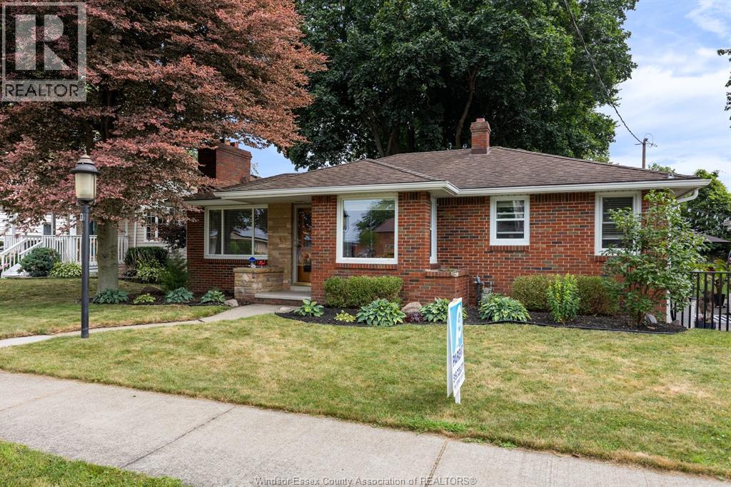654 Centre Street, Belle River — photograph 3