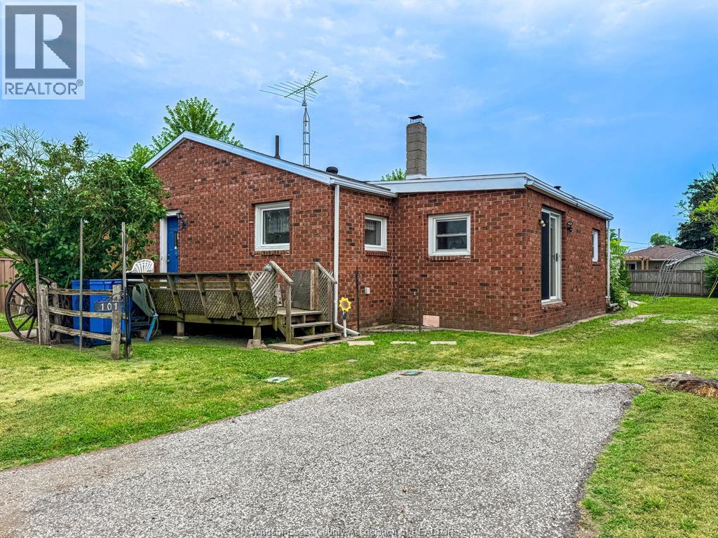 101 Prospect Street, Kingsville — primary photograph