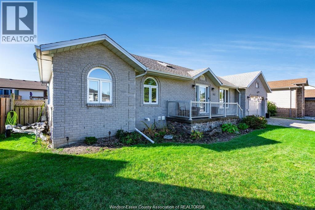 1631 Cherrywood Drive, Lakeshore — photograph 2